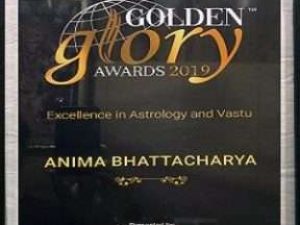 Awarded-by-bollywood-actresses-priety-zinta-288x300